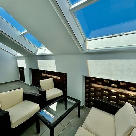 Attico Del Duomo Historic Center & Free Wi-fi Апартаменты *